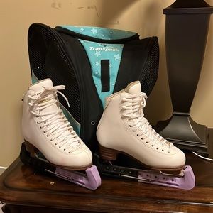 Girls ice skating shoes
